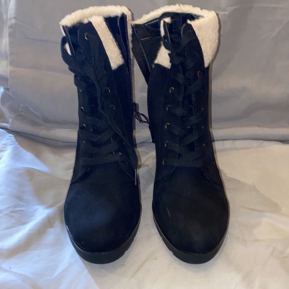 New W/O Box 12 Thompson Black Boots Size 9M - Picture 2 of 5